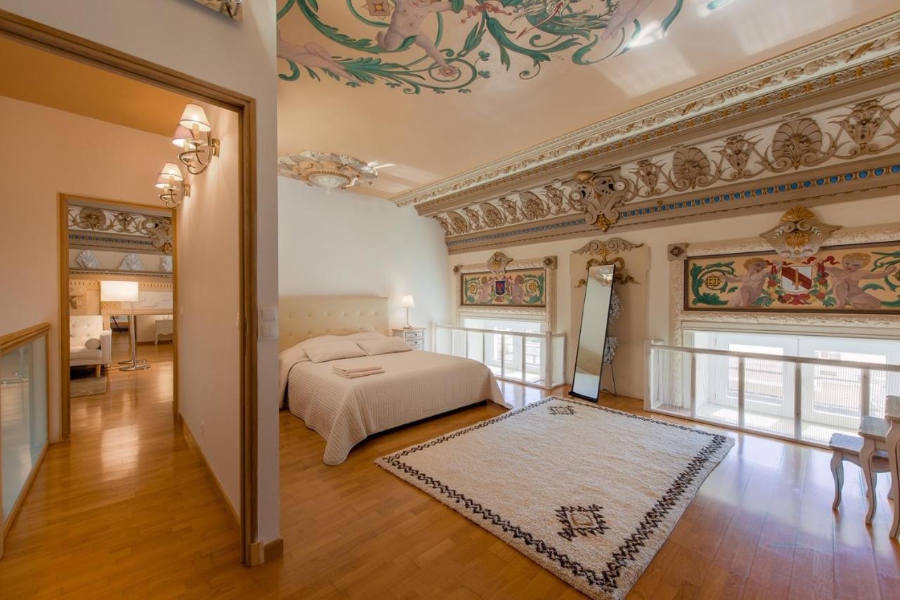 Exceptionnel !!! Venez Sejourner Dans Les 3 D'un Authentique Ancien Palace De La 